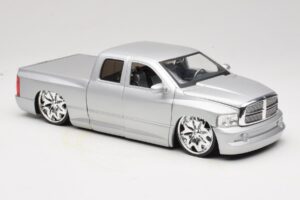 Dodge Ram Tuned Sidabras Jada 1:18 63162-SM Metalas - nuotrauka 6 iš 8