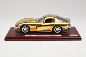 Dodge Viper GTS Gold Plated 23K Maisto 1:18 GP001 Metalas