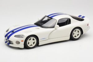 Dodge Viper GTS Stone White GT Spirit 1:18 GT940 Derva