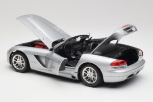 Dodge Viper SRT-10 Bright Sidabrinis Bburago 1:18 34908 Metalas - nuotrauka 5 iš 8