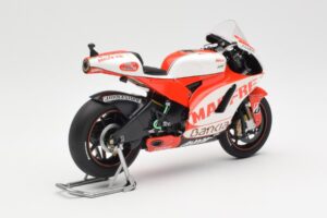Ducati Desmosedici GP11 #8 H. Barbera Ducati MotoGP Team MotoGP 2011 Minichamps 1:12 123110008 Metalas - nuotrauka 3 iš 6