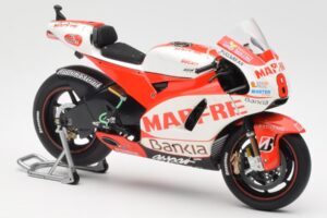 Ducati Desmosedici GP11 #8 H. Barbera Ducati MotoGP Team MotoGP 2011 Minichamps 1:12 123110008 Metalas - nuotrauka 4 iš 6