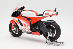Ducati Desmosedici GP11 #8 H. Barbera Ducati MotoGP Team MotoGP 2011 Minichamps 1:12 123110008 Metalas - nuotrauka 5 iš 6