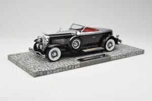 Duesenberg Model J Torpedo Disappearing Top Convertible Coupe Sidabrinis Juodas Minichamps 1:18 107150431 Derva