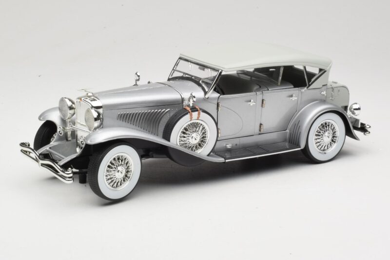 Duesenberg SJ Sidabrinis GreenLight 1:18 13525 Metalas