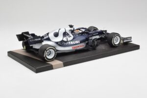 AlphaTauri AT02 #22 Y. Tsunoda Bahrain GP 2021 Minichamps 1:18 117210122 Metalas - nuotrauka 3 iš 6