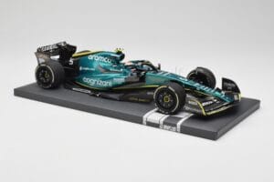 Aston Martin AMR22 Aramco #5 S. Vettel Abu Dhabi GP 2022 Last Race Collector's Edition Minichamps 1:18 117222205 Derva - nuotrauka 4 iš 7