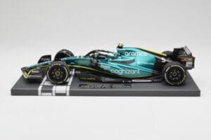 Aston Martin AMR22 Aramco #5 S. Vettel Abu Dhabi GP 2022 Last Race Collector's Edition Minichamps 1:18 117222205 Derva
