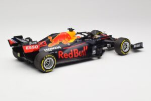 Aston Martin Red Bull Racing RB16 #33 M. Verstappen Abu Dhabi GP Winner 2020 Minichamps 1:18 110201733 Metalas - nuotrauka 2 iš 7