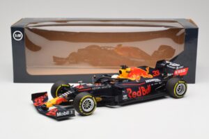 Aston Martin Red Bull Racing RB16 #33 M. Verstappen Abu Dhabi GP Winner 2020 Minichamps 1:18 110201733 Metalas - nuotrauka 7 iš 7