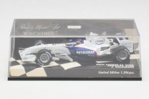 BMW Sauber F1.06 J. Villeneuve Showcar F1 2006 Minichamps 1:43 400060087 Metalas - nuotrauka 4 iš 5