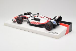 Haas VF-22 #20 K. Magnussen Pole Position Brazil GP 2022 Minichamps 1:18 147222120 Metalas - nuotrauka 5 iš 7