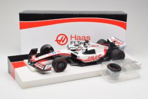 Haas VF-22 #20 K. Magnussen Pole Position Brazil GP 2022 Minichamps 1:18 147222120 Metalas - nuotrauka 7 iš 7