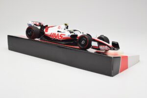 Haas VF-22 #47 M. Schumacher Bahrain GP 2022 Minichamps 1:18 147220147 Metalas - nuotrauka 4 iš 7