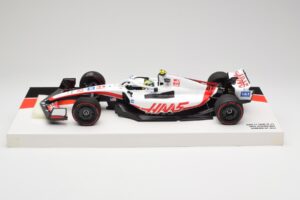 Haas VF-22 #47 M. Schumacher Bahrain GP 2022 Minichamps 1:18 147220147 Metalas
