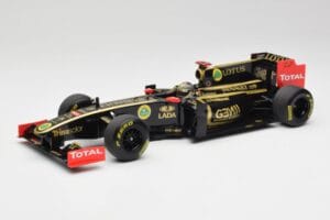 Lotus Renault GP R31 #10 B. Senna F1 2011 Minichamps 1:18 150110079-C1 Metalas