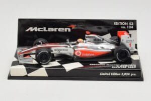 McLaren Mercedes MP4-24 #1 L. Hamilton Showcar 2009 Minichamps 1:43 530094371 Metalas