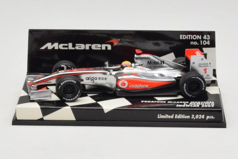 McLaren Mercedes MP4-24 #1 L. Hamilton Showcar 2009 Minichamps 1:43 530094371 Metalas