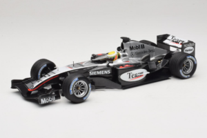 McLaren MP4/19 Mercedes L. Hamilton Autosport Young Driver Test Silverstone 2004 Minichamps 1:18 530044418 Metalas