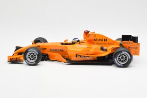 McLaren MP4-20 Mercedes P. de la Rosa Interim Test Car 2006 Minichamps 1:18 530061894 Metalas - nuotrauka 3 iš 6