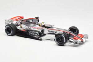 McLaren Mercedes MP4-21 #4 J.P. Montoya F1 2006 Minichamps 1:18 530061804 Metalas - nuotrauka 4 iš 6