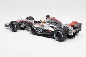 McLaren Mercedes MP4-21 #4 J.P. Montoya F1 2006 Minichamps 1:18 530061804 Metalas - nuotrauka 5 iš 6