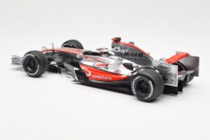 McLaren MP4-21 Mercedes #4 J-P. Montoya Showcar 2006 Minichamps 1:18 MONTOYA002 Metalas - nuotrauka 5 iš 6