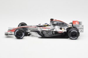 McLaren Mercedes MP4-21 P. de la Rosa F1 Showcar 2006 Minichamps 1:18 B66962346 Metalas - nuotrauka 3 iš 6