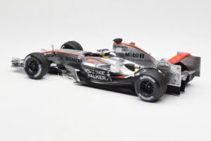 McLaren Mercedes MP4-21 P. de la Rosa F1 Showcar 2006 Minichamps 1:18 B66962346 Metalas - nuotrauka 5 iš 6