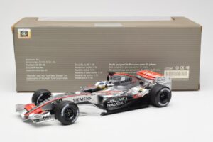 McLaren Mercedes MP4-21 P. de la Rosa F1 Showcar 2006 Minichamps 1:18 B66962346 Metalas - nuotrauka 6 iš 6