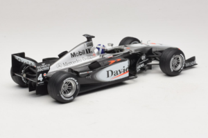 McLaren MP4-16 Mercedes #3 D. Coulthard F1 2001 Hot Wheels 1:18 50199 Metalas - nuotrauka 2 iš 6