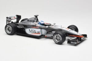 McLaren MP4-16 #4 M. Häkkinen F1 2001 Hot Wheels 1:18 50198 Metalas - nuotrauka 4 iš 6
