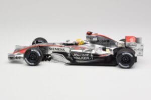 McLaren MP4-21 L. Hamilton Silverstone Test 2006 Minichamps 1:18 530061884 Metalas - nuotrauka 3 iš 6