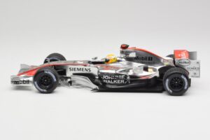 McLaren MP4-25 Mercedes #2 L. Hamilton Showcar 2010 Minichamps 1:18 110100006-R1 Metalas - nuotrauka 3 iš 6