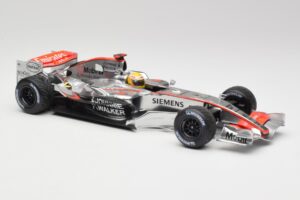 McLaren MP4-25 Mercedes #2 L. Hamilton Showcar 2010 Minichamps 1:18 110100006-R1 Metalas - nuotrauka 4 iš 6