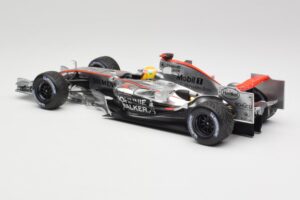 McLaren MP4-25 Mercedes #2 L. Hamilton Showcar 2010 Minichamps 1:18 110100006-R1 Metalas - nuotrauka 5 iš 6