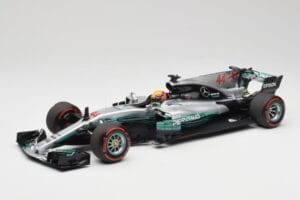 Mercedes AMG W08 EQ Power+ Petronas #44 L. Hamilton F1 World Champion 2017 Minichamps 1:18 186170044 Derva