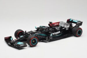 Mercedes AMG W12 Petronas #44 L. Hamilton Spanish GP 100th Pole 2021 Minichamps 1:18 110210444 Derva