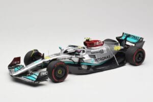 Mercedes AMG W13 E Performance Petronas #44 L. Hamilton Brazilian GP 2022 Minichamps 1:18 110222144 Derva