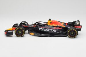 Oracle Red Bull Racing RB18 #1 M. Verstappen Winner Italian GP 2022 Minichamps 1:18 110221601 Metalas - nuotrauka 3 iš 7