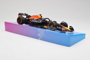 Red Bull Racing RB18 #1 M. Verstappen Winner Miami GP 2022 Minichamps 1:18 113220501 Metalas - nuotrauka 4 iš 7