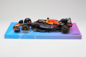 Red Bull Racing RB18 #1 M. Verstappen Winner Miami GP 2022 Minichamps 1:18 113220501 Metalas