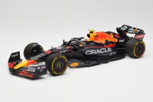 Oracle Red Bull Racing RB18 #11 S. Perez Saudi Arabian GP 2022 Minichamps 1:18 110220011 Metalas