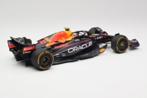 Oracle Red Bull Racing RB18 #11 S. Perez Abu Dhabi GP 2022 Minichamps 1:18 110222211 Metalas - nuotrauka 2 iš 7
