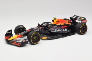 Oracle Red Bull Racing RB18 #11 S. Perez Abu Dhabi GP 2022 Minichamps 1:18 110222211 Metalas