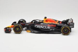 Oracle Red Bull Racing RB19 #1 M. Verstappen Winner Abu Dhabi GP 2023 Minichamps 1:18 110232301 Metalas - nuotrauka 3 iš 7