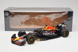 Oracle Red Bull Racing RB19 #1 M. Verstappen Winner Abu Dhabi GP 2023 Minichamps 1:18 110232301 Metalas - nuotrauka 7 iš 7