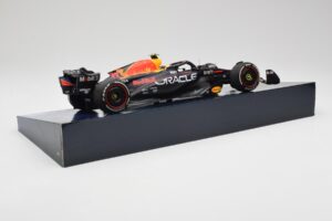 Red Bull Racing RB19 #11 S. Perez Winner Saudi Arabian GP 2023 Minichamps 1:18 113230111 Metalas - nuotrauka 3 iš 6