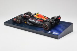 Red Bull Racing RB19 #11 S. Perez Winner Saudi Arabian GP 2023 Minichamps 1:18 113230111 Metalas - nuotrauka 5 iš 6