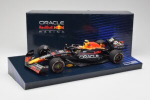 Red Bull Racing RB19 #11 S. Perez Winner Saudi Arabian GP 2023 Minichamps 1:18 113230111 Metalas - nuotrauka 6 iš 6